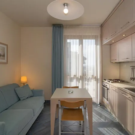 Brunella 3* Lido di Camaiore