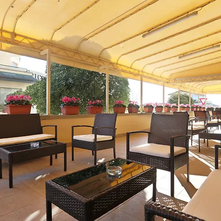 Brunella Ξενοδοχείο Λίντο ντι Καμαϊόρε