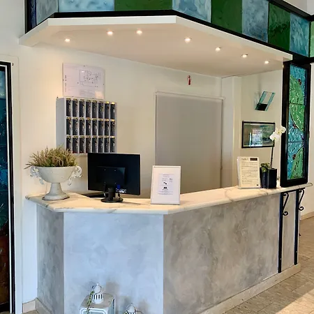 Brunella 3* Lido di Camaiore
