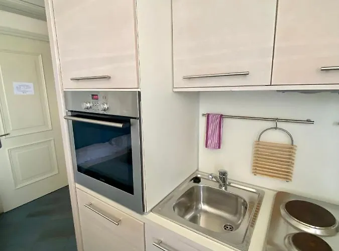 Ξενοδοχείο Brunella 3*