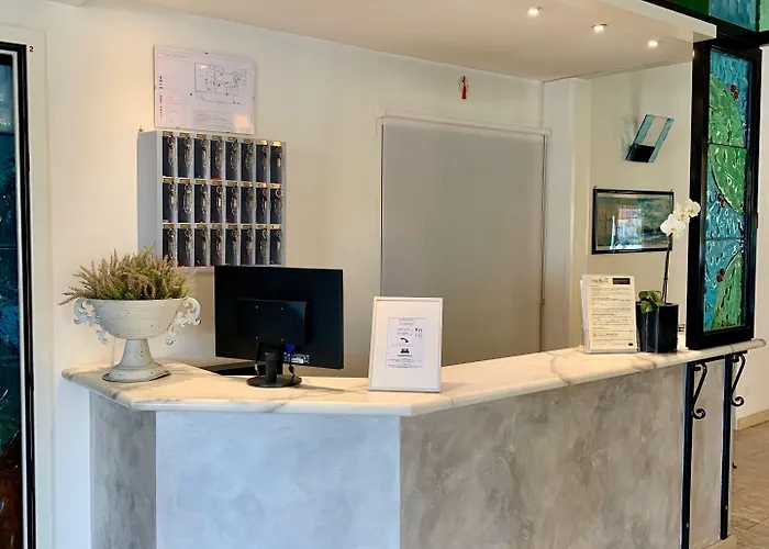 Brunella 3* Λίντο ντι Καμαϊόρε