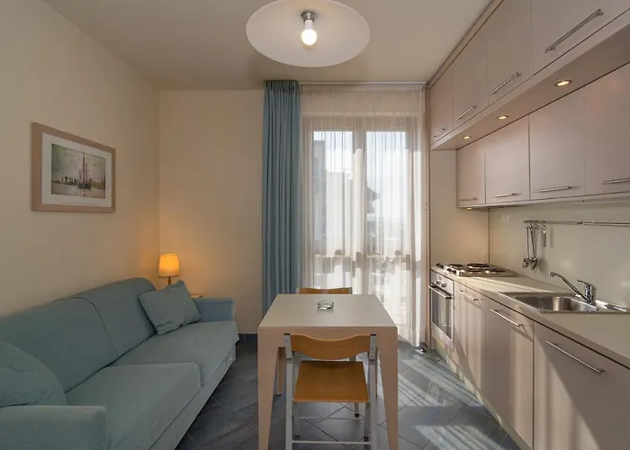 Brunella 3* Λίντο ντι Καμαϊόρε