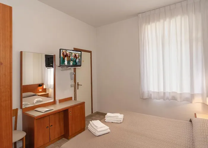 Ξενοδοχείο Brunella 3*