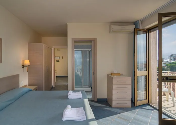 Brunella 3* Λίντο ντι Καμαϊόρε